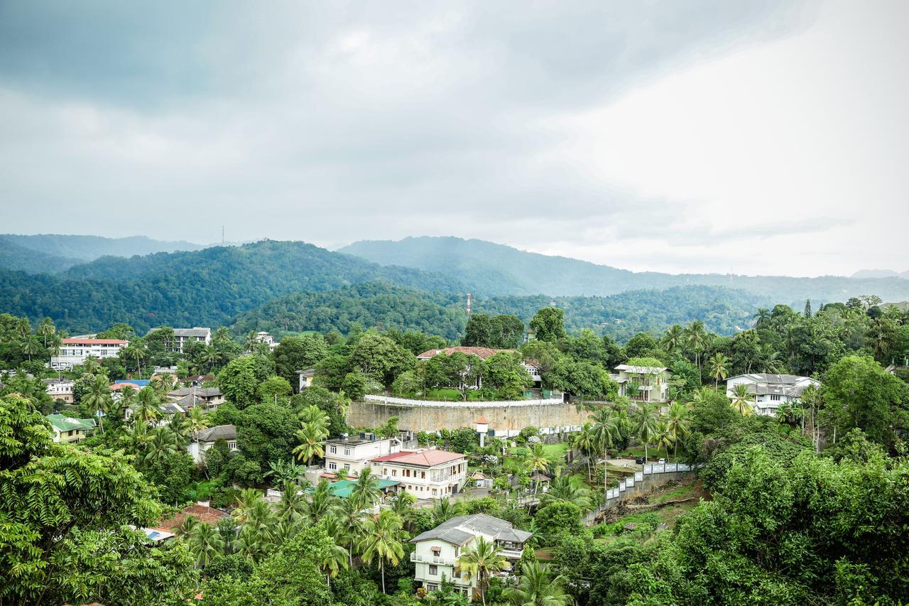 Che'S Villa Kandy Bagian luar foto