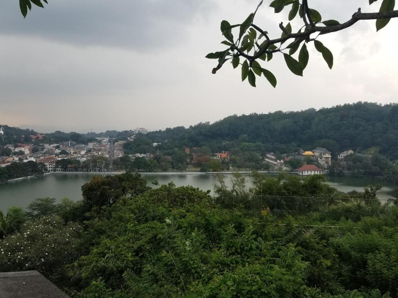 Che'S Villa Kandy Bagian luar foto
