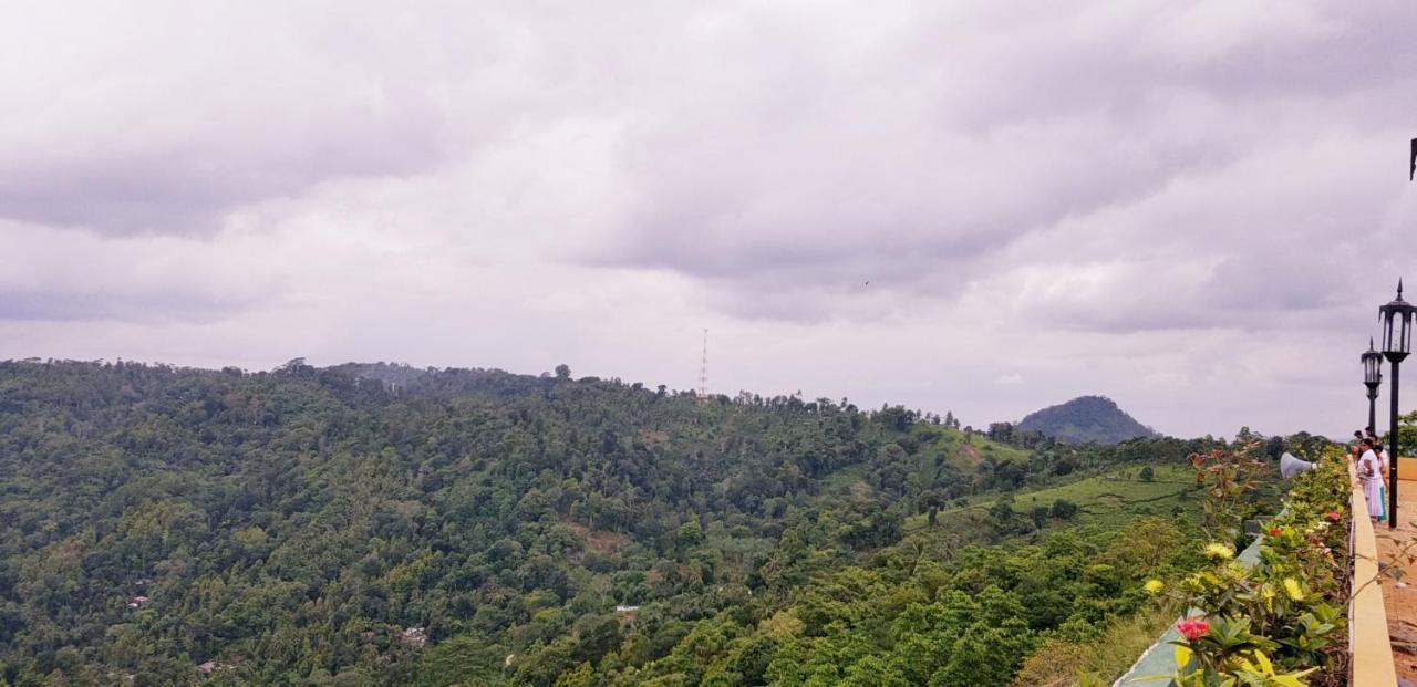 Che'S Villa Kandy Bagian luar foto
